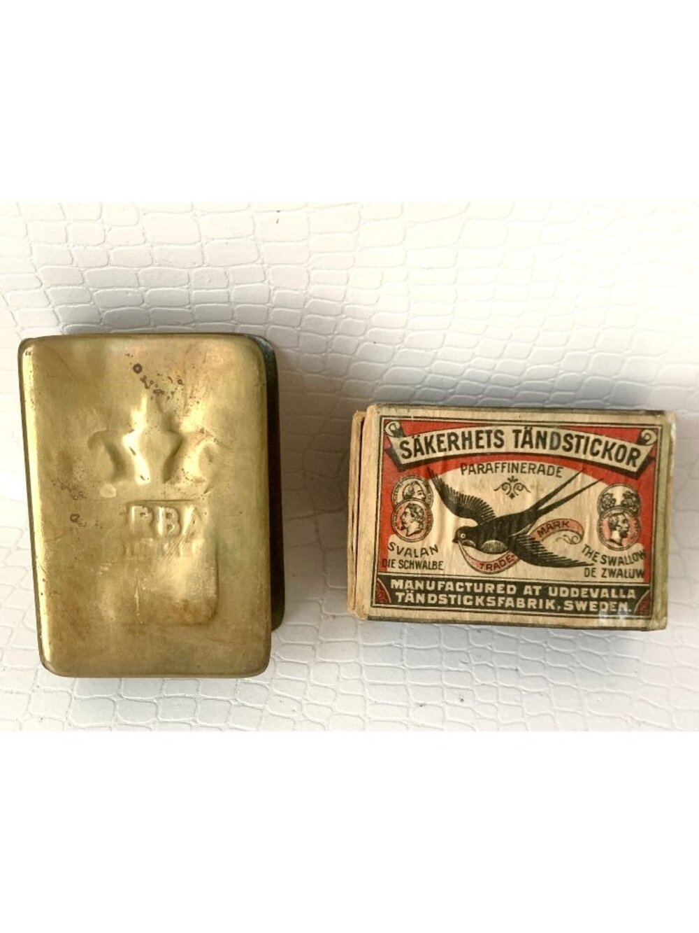 Antique Brass Matchbox Sleeve Match Holder Tobacciana